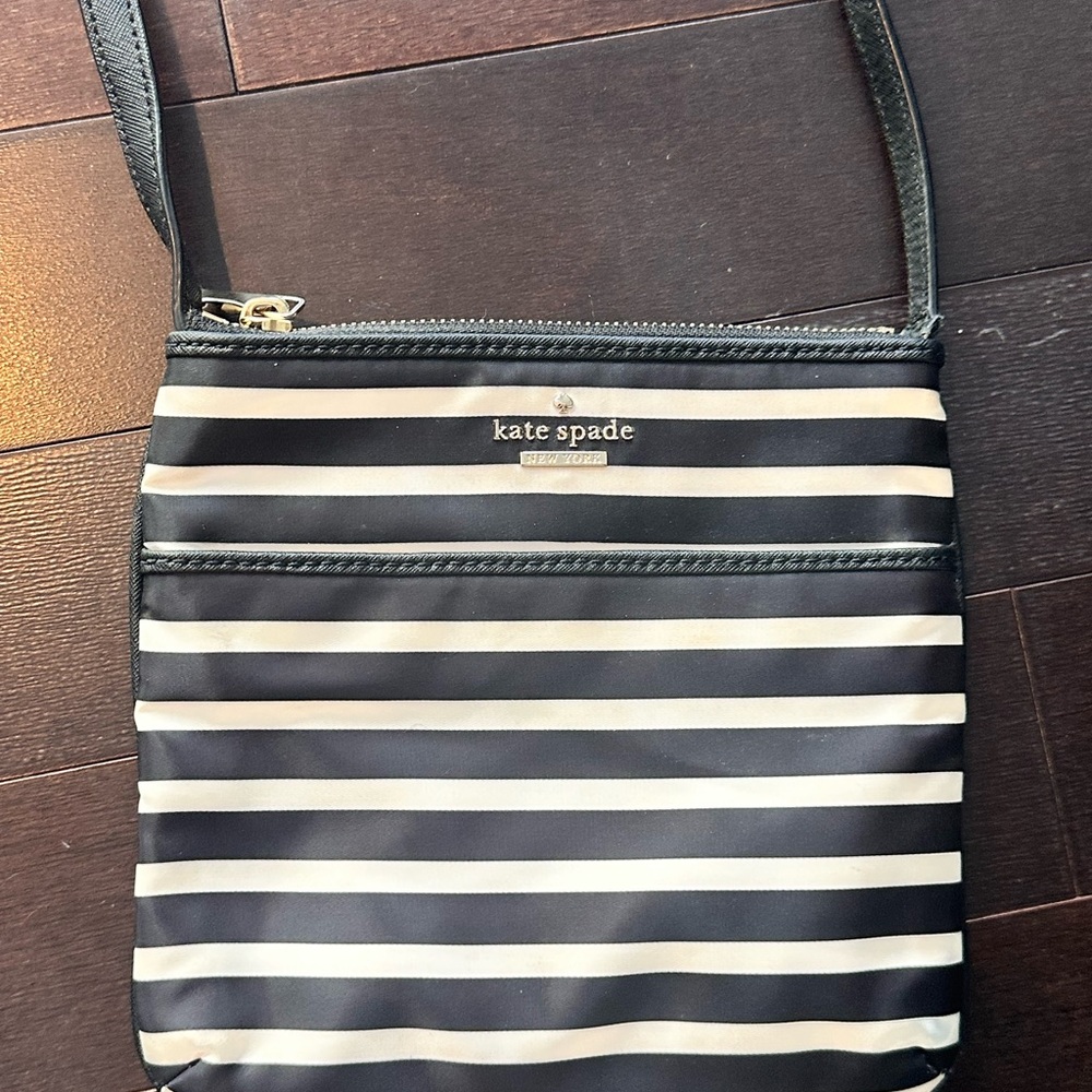 Kate Spade Black and Cream Zippered Crossbody Bag